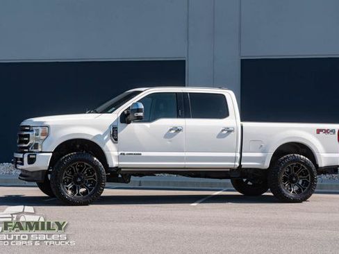 Used 2021 Ford F250 Platinum AWD/4WD image 3