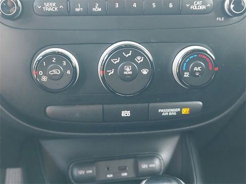 Used 2014 Kia Soul + image 18