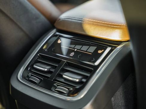 Used 2021 Volvo XC60 T5 Inscription w/ Advanced Package image 34