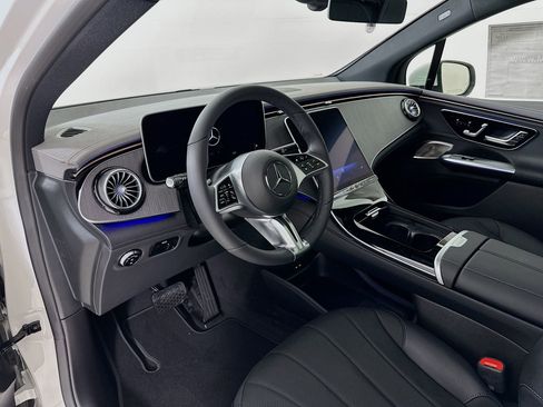 New 2026 Mercedes-Benz EQE 320 4MATIC SUV image 10