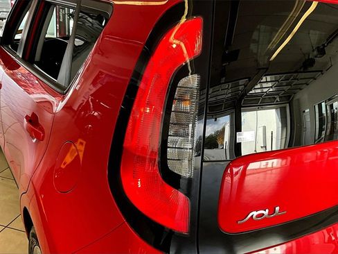 Used 2017 Kia Soul + image 21