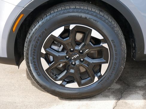 Certified 2025 Kia Sorento S w/ Panoramic Sunroof Package image 15