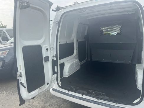 Used 2017 Nissan NV200 SV w/ Technology Package FWD image 15