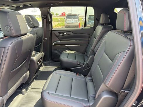 New 2026 Chevrolet Traverse Z71 w/ LPO, Floor Liner Package AWD/4WD image 16