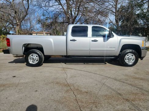 Used 2011 Chevrolet Silverado 2500 LT w/ Interior Plus Package image 9