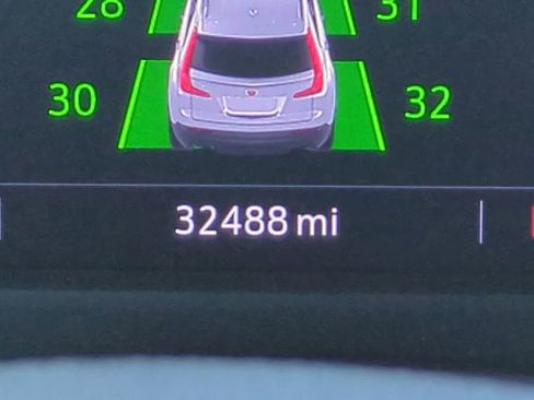 Used 2023 Cadillac XT4 Luxury w/ Driver Awareness Package image 28