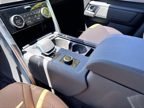 New 2026 Land Rover Discovery Dynamic SE AWD/4WD image 10