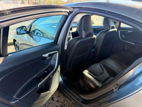 Used 2017 Volvo S60 T5 Dynamic w/ Protection Package image 17