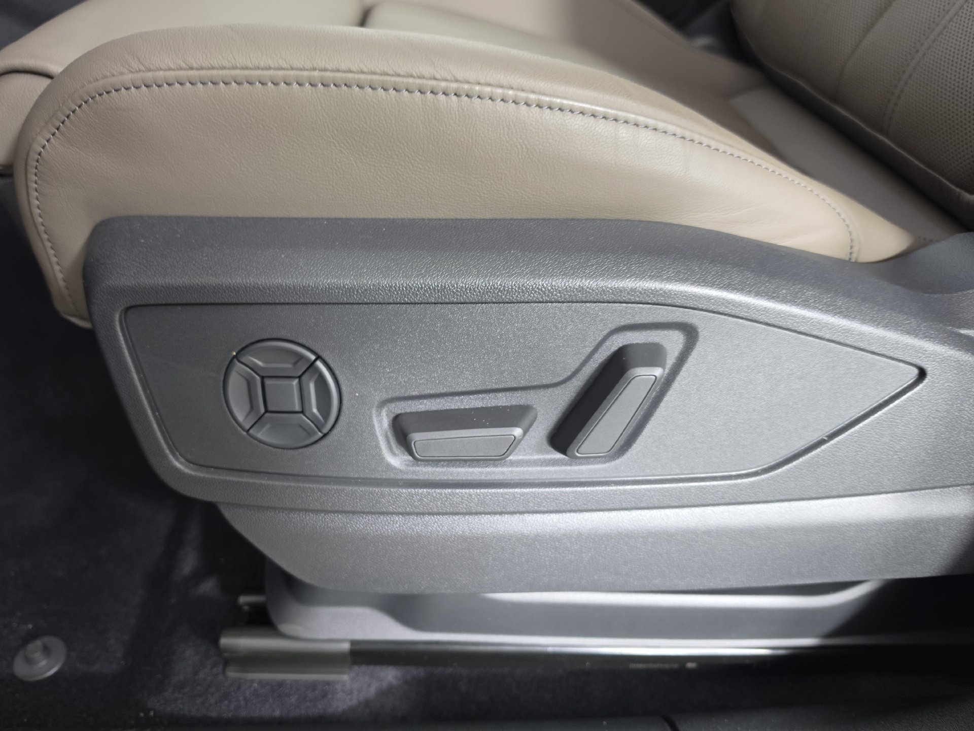 New 2026 Audi Q5 Premium Plus AWD/4WD image 14
