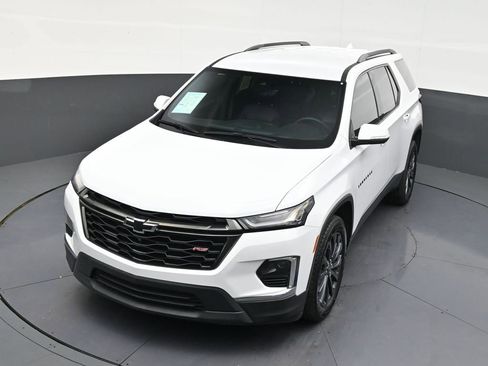 Used 2022 Chevrolet Traverse RS FWD image 19