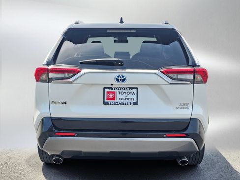 Used 2020 Toyota RAV4 XSE AWD/4WD image 4