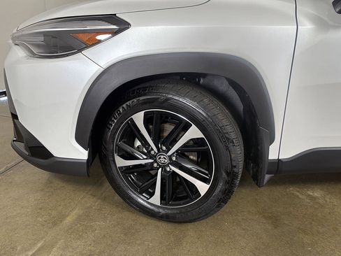 Used 2024 Toyota Corolla Cross AWD Hybrid w/ Convenience Package image 5