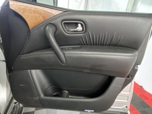 Used 2014 INFINITI QX80 4WD w/ Theater Package image 7