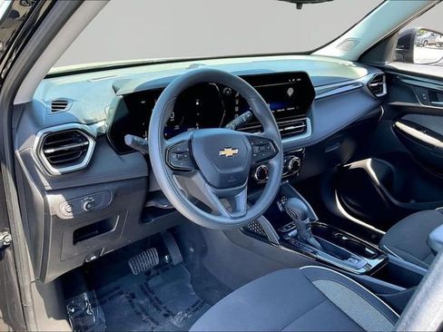 Used 2025 Chevrolet TrailBlazer LT AWD/4WD image 12