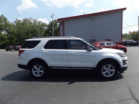 Used 2016 Ford Explorer XLT AWD/4WD image 6