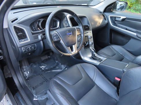 Used 2017 Volvo XC60 T6 Dynamic w/ Preferred Option Package AWD/4WD image 8