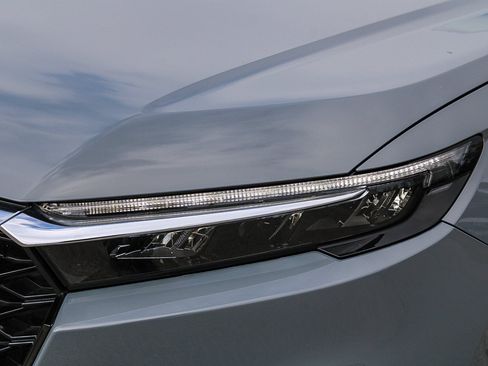 Used 2025 Honda CR-V EX-L image 5