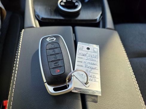 New 2026 Nissan Rogue SV image 25