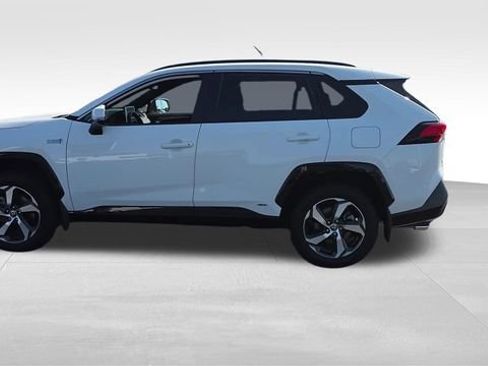 Used 2024 Toyota RAV4 SE w/ Weather & Moonroof Package AWD/4WD image 9