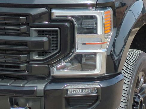 Used 2022 Ford F250 Limited image 11