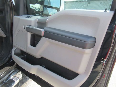 Used 2021 Ford F350 XLT w/ XLT Premium Package AWD/4WD image 17