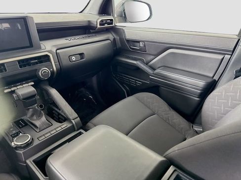 Certified 2025 Toyota Tacoma SR AWD/4WD image 21