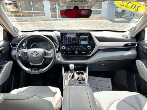 Used 2022 Toyota Highlander Platinum AWD/4WD image 26