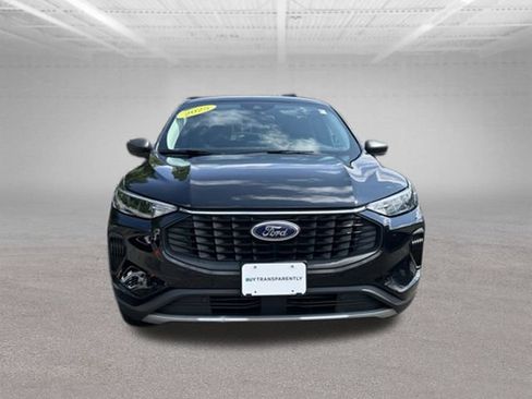 Used 2025 Ford Escape Active AWD/4WD image 3
