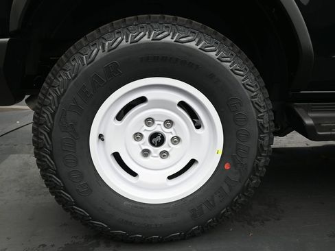 New 2025 Ford Bronco Heritage Edition image 29