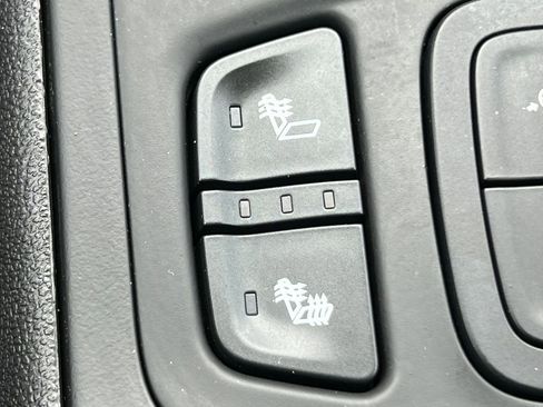 Certified 2023 GMC Terrain SLE w/ Driver Convenience Package AWD/4WD image 33