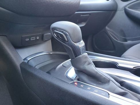 Used 2025 Chevrolet Malibu LT image 16