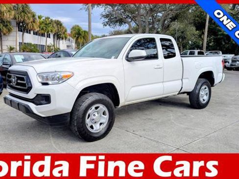 Used 2023 Toyota Tacoma SR image 1
