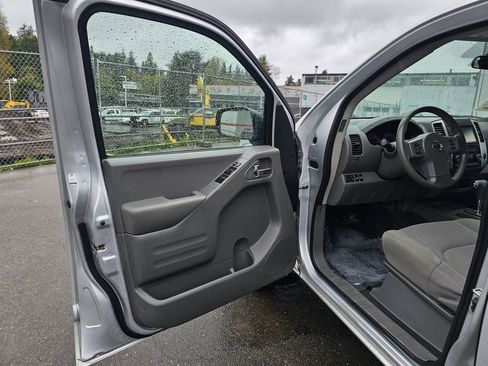 Used 2019 Nissan Frontier SV AWD/4WD image 17