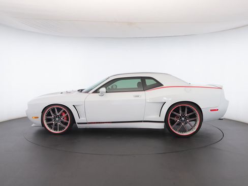 Used 2010 Dodge Challenger R/T image 17