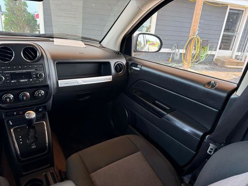 Used 2014 Jeep Compass Sport w/ Power Value Group FWD image 28