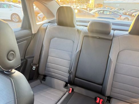 Used 2025 Volkswagen Jetta SE image 40