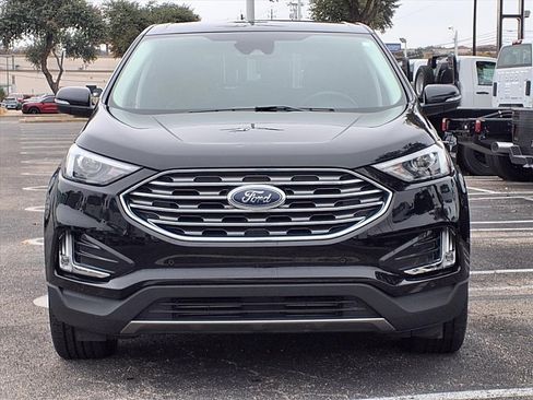 Used 2024 Ford Edge Titanium image 2