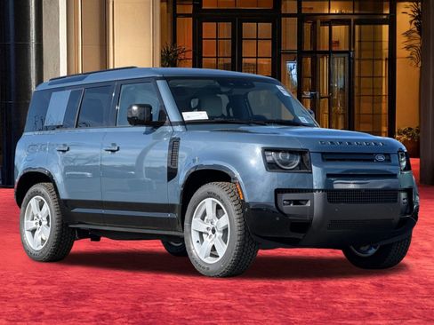 New 2026 Land Rover Defender 110 X-Dynamic SE image 8