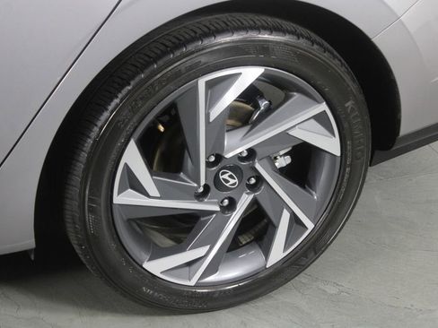 Certified 2024 Hyundai Elantra SEL w/ Convenience Package FWD image 13
