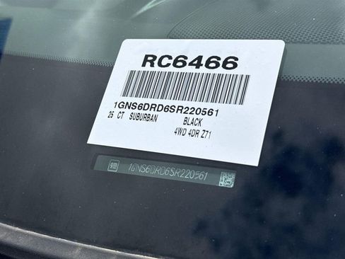 Used 2025 Chevrolet Suburban Z71 image 30