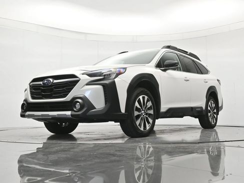 Used 2025 Subaru Outback Limited AWD/4WD image 36