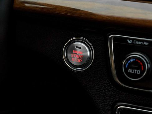 Used 2019 Kia Cadenza Premium image 21