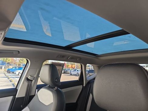 Used 2025 Volkswagen Taos SEL image 26