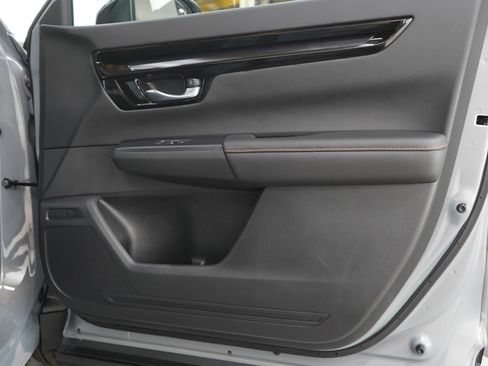 Used 2026 Honda CR-V Sport Touring image 9