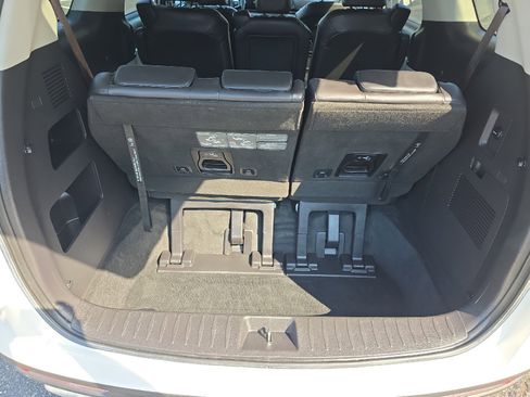 Used 2024 Kia Carnival LX FWD image 15