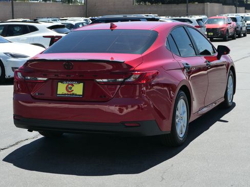 Used 2025 Toyota Camry LE image 3