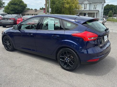 Used 2016 Ford Focus SE w/ Equipment Group 201A FWD image 9