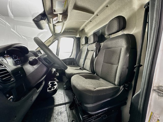 Used 2025 RAM ProMaster 2500 FWD image 3