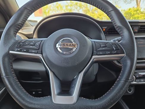 Used 2020 Nissan Kicks SR w/ SR Premium Package FWD image 16