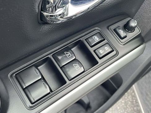 Used 2017 Nissan Titan SL AWD/4WD image 14